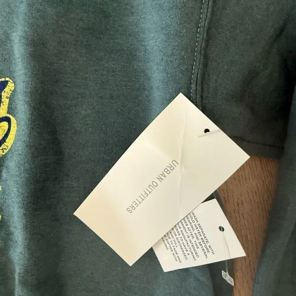 Urban Outfitters Golden Hour 1973 NYC Basketball Champs Sweatshirt, M/L, NWT